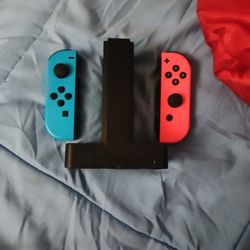 Joy-Con Controllers & Charger