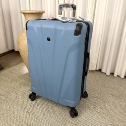 The Cascade Large Checked Spinner Luggage 