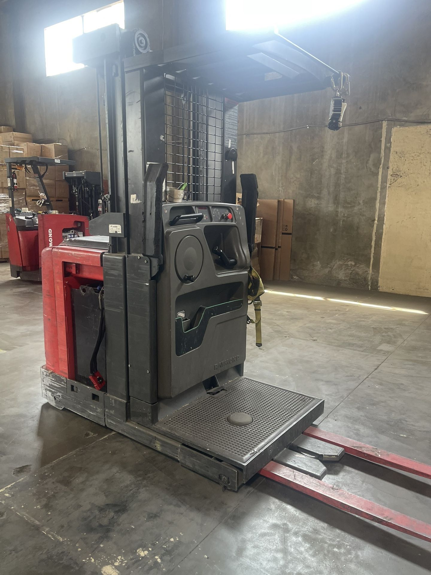 2013 Raymond Order Picker