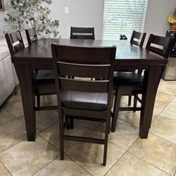 Table With 6 Chairs For Sale! Reduced Price!!! $400 OBO