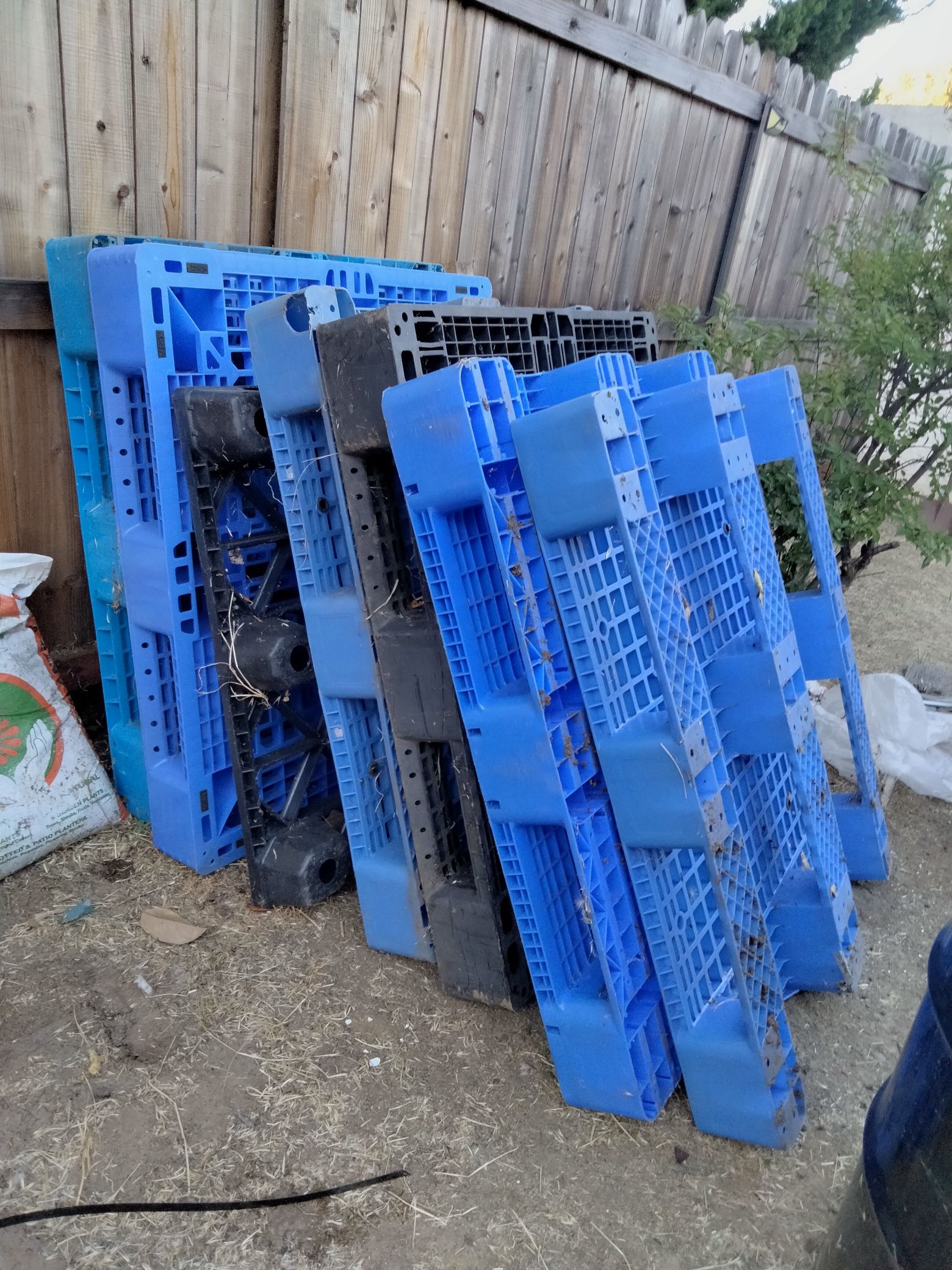 Free Stuff. Need gone ASAP.