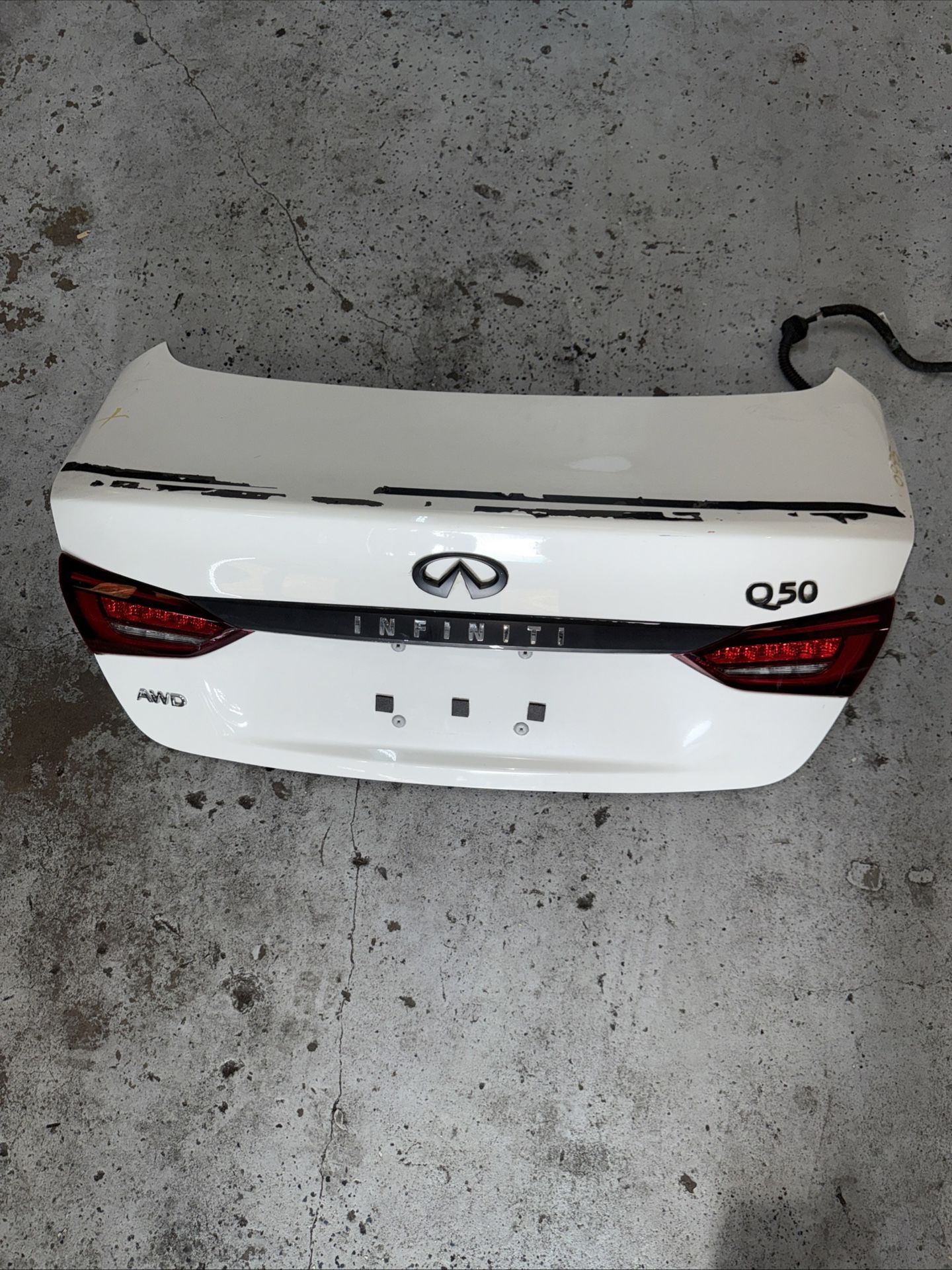 INFINITI Q50 2018-2022 OEM TRUNK DECK LID WITH LIGHTS & TRIM ASSEMBLY (WHITE)