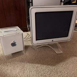 Apple G4 Cube w Monitor