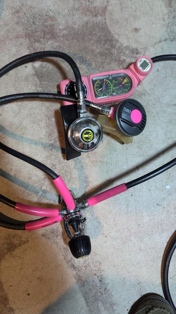 Dive gear Regulator Aqualung, Tusa, Depth, pressure, compass