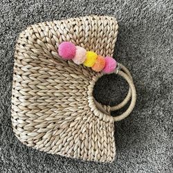 Woven Purse With Tassel 