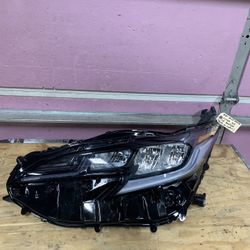 2021-2023 Toyota Sienna XLE Left Side Headlight (parts Or Repair)