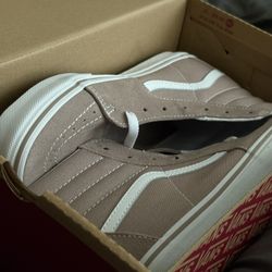 BRAND NEW Vans Big Kids Sk8-Hi Shoe Size 7Junior Beige Suede, Canvas 