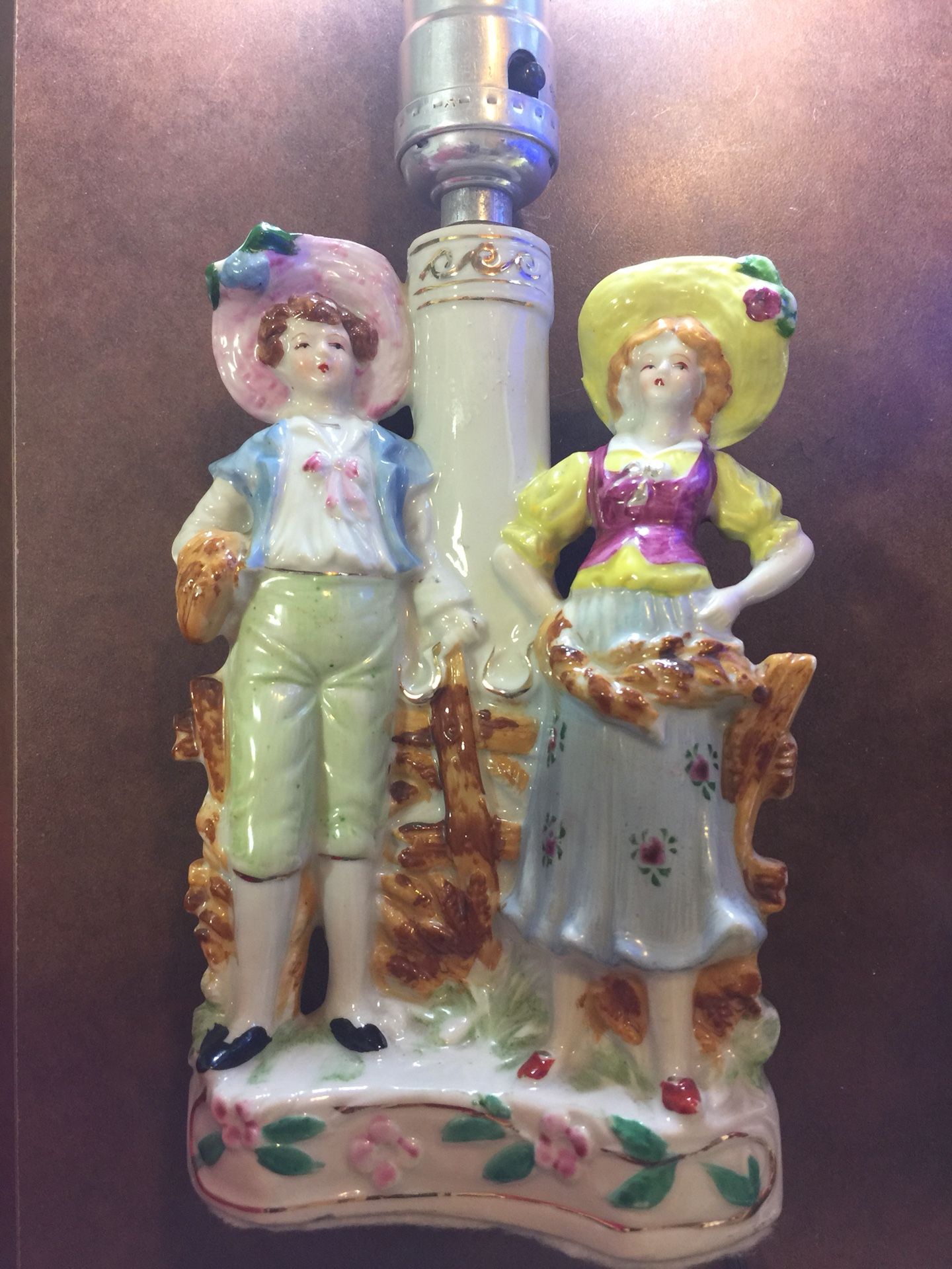 Vintage hat ladies ceramic working lamp