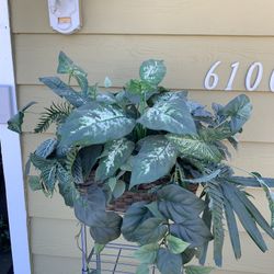 Indoor artificial plant