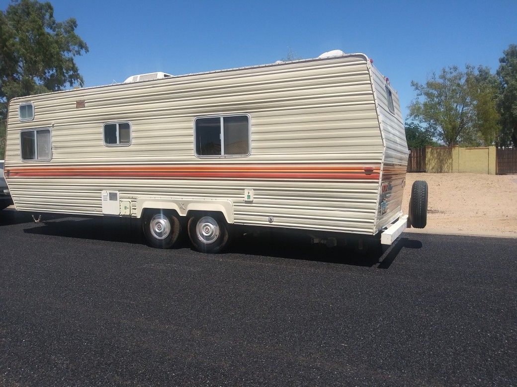 Vintage Komfort travel trailer 24ft fully selfcontained sleeps 6
