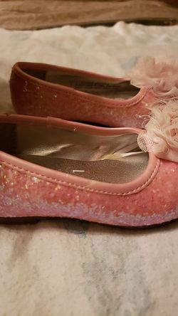 Size 5 Gorgeous glittery pink shoes!