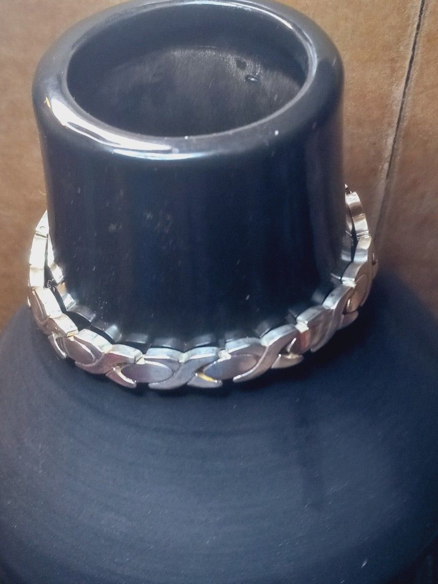 St.Silver Bracelet 7.5-8.0"L-22.98 Grams 