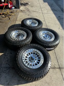 KMC wheels 18x9 8 lugs 8x165 New Hankoon tires 35 inch
