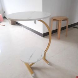 Luxury Gold Round Side Table with Shelf – Modern Metal Accent Table for Bedroom