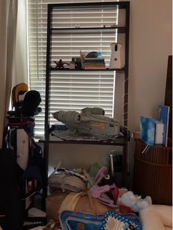 Angled book shelf