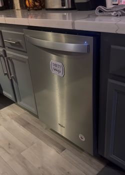Dishwasher whirlpool , working perfect !