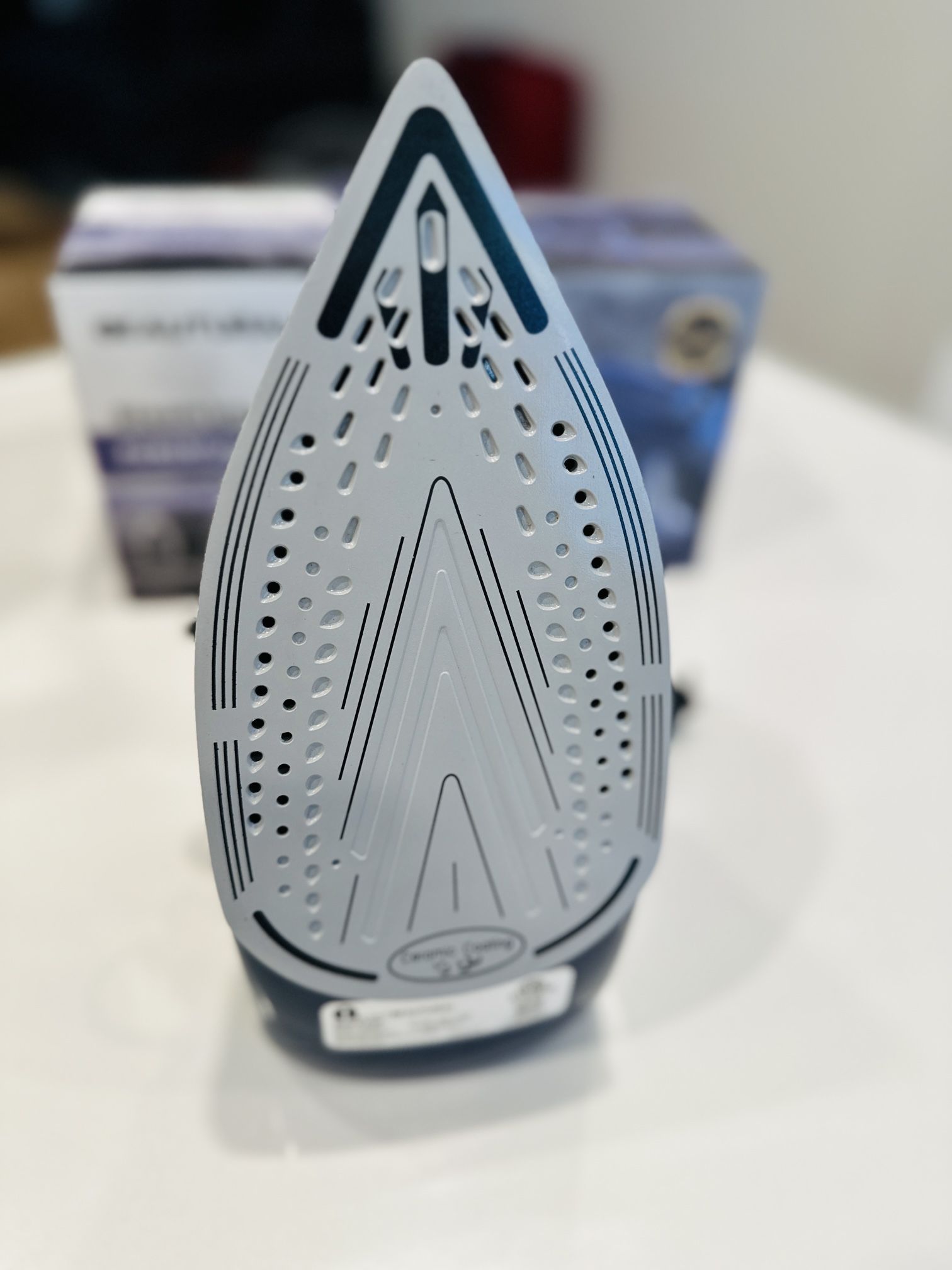 Beautural steam iron
