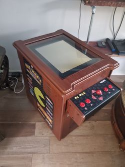 Pac-man game machine