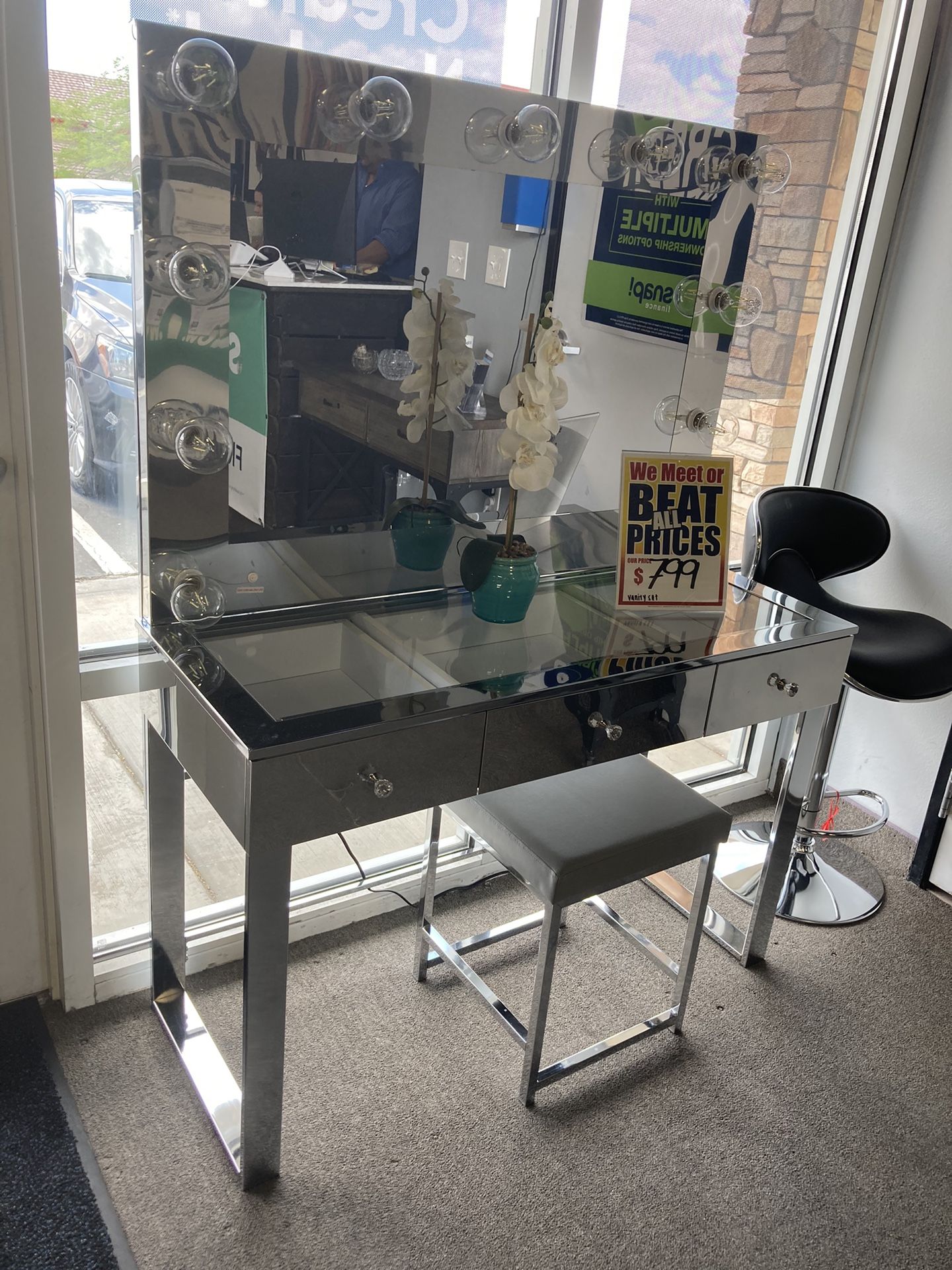 Lovely Vanity 😍 $799 Easy Purchase Options Available ✅