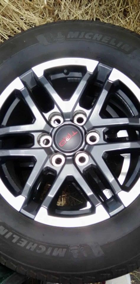 4 Toyota TRD 18' 6 lug rims and 265 65 r18 tires