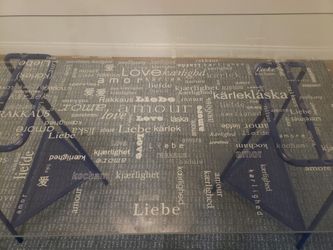 Free glass table