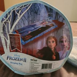 Disney Frozen Hamper and sleeping bag