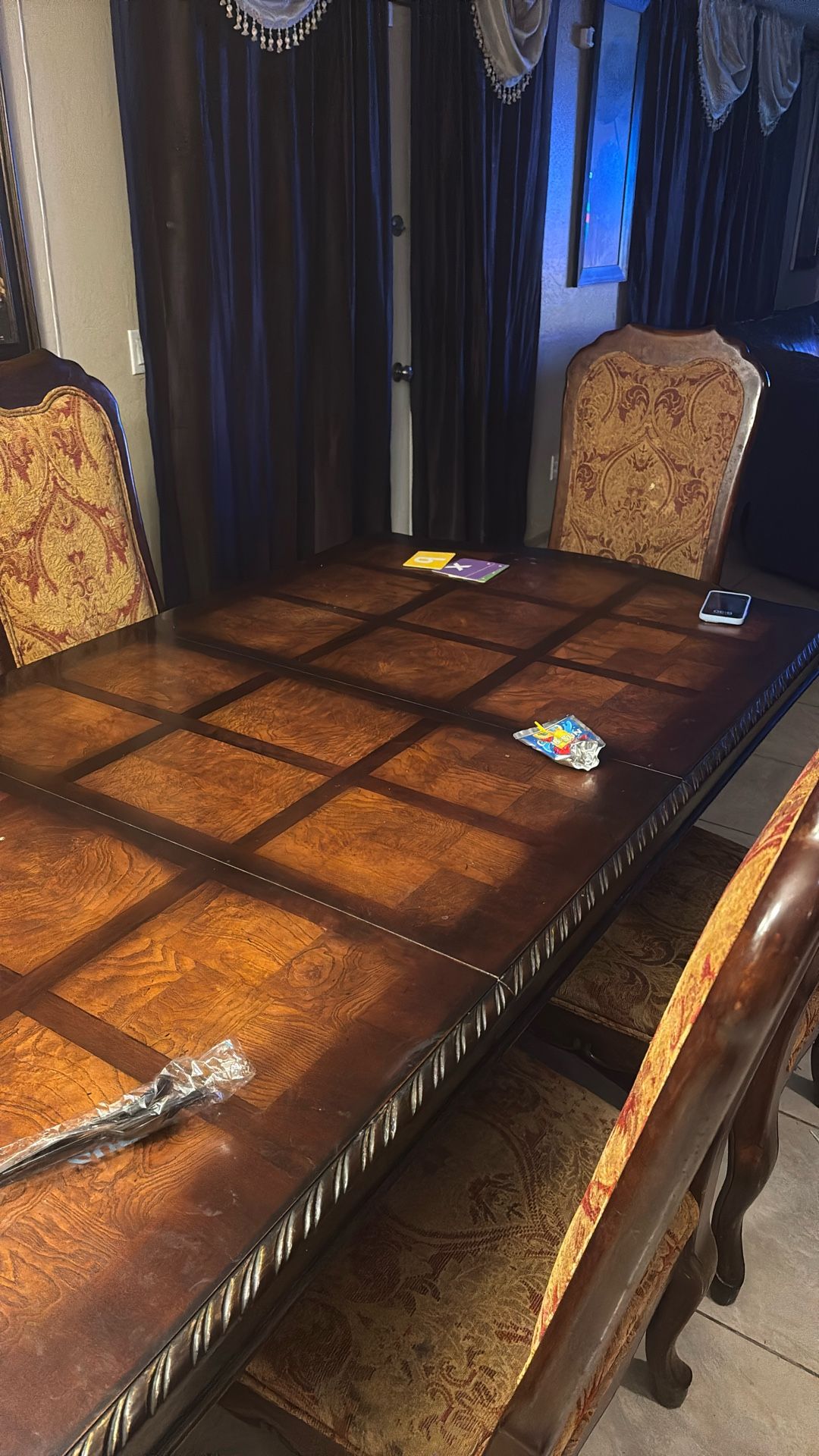 DINNER ROOM FOR SALE