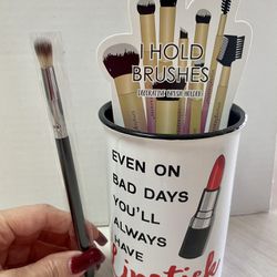 Makeup Brush Holder With 6 Brushes