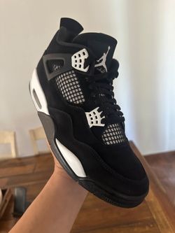 Jordan 4 white thunder