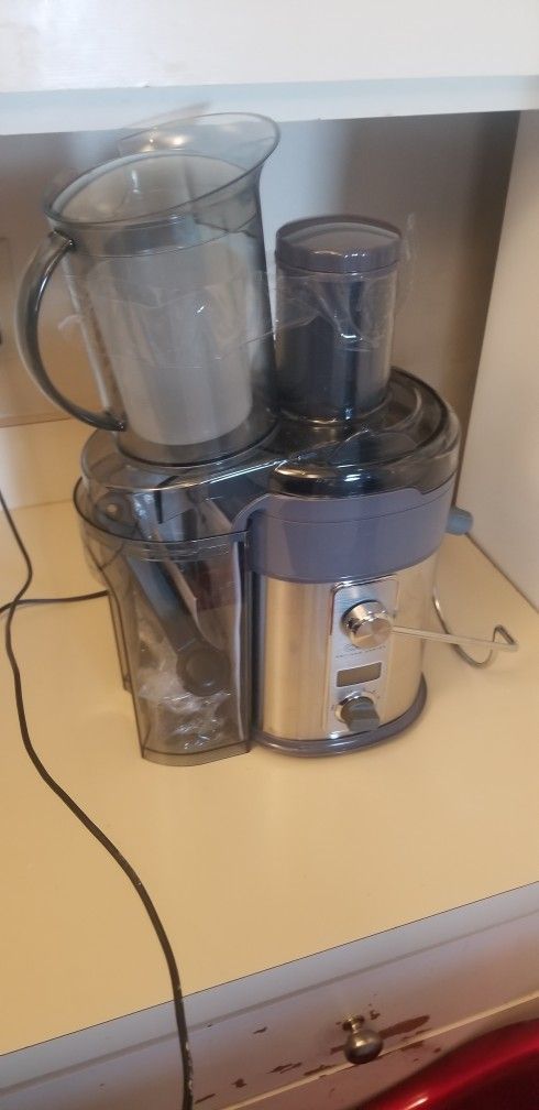 CRUX® Artisan Series Speed Digital Juice Extractor