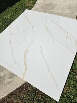 24x48 Calacatta Gold Polished Porcelain