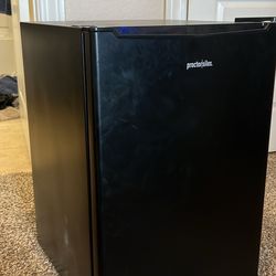 Proctor-Silex Mini Fridge