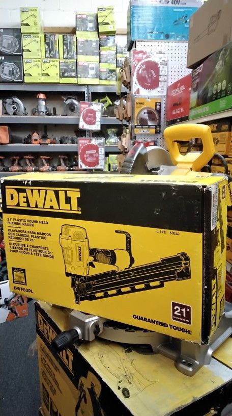 DEWALT 21° PLASTIC ROUND HEAD FRAMING NAILER