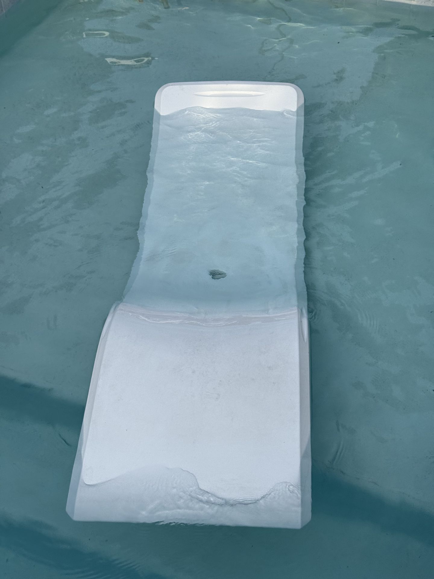 USED OceanaFlow Pool Lounge Chairs WHITE