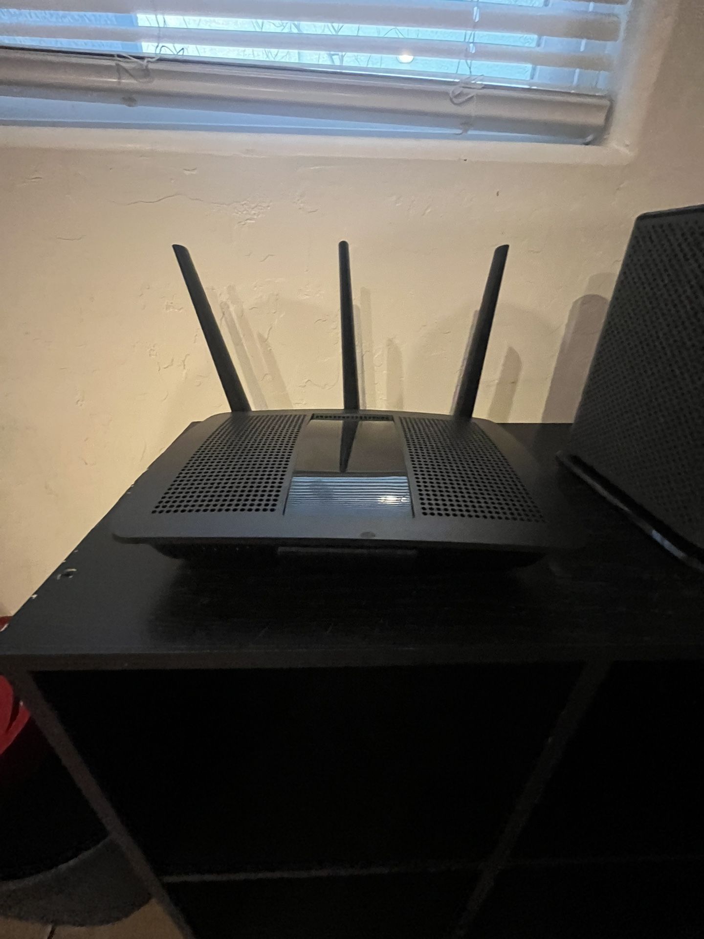 Black Home Internet Router / Modem Fast Speed