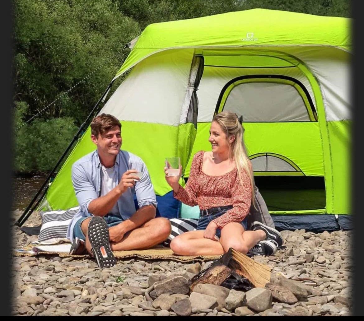 qomotop 4-person camping tent usted only one time good condition