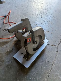 VINTAGE WORKING B & D CIRCULAR SAW