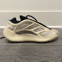 Yeezy 700 V3 US Men Size 9 