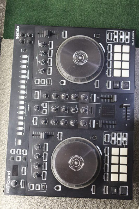 Roland DJ 505