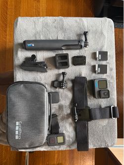 GoPro HERO12 Black Bundle w Max Lens Mod 2.0 Batteries Charger Case
