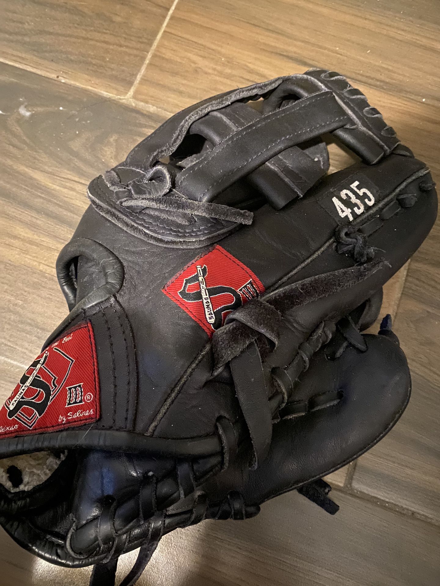 Salinas Baseball Glove