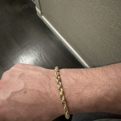 10k Gold Bracelet 