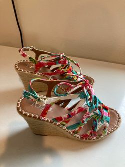 Women’s wedge sandals size 6 very good condition