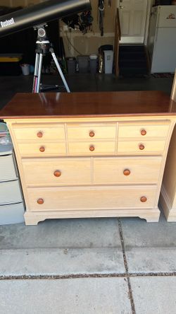 Dresser/Cabinet Set