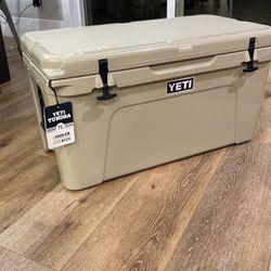 Yeti Tundra 75-Quart Cooler - Tan