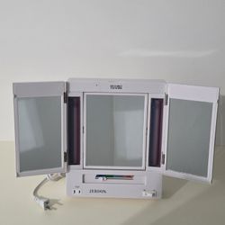 Jerdon Tri-Fols Two-Sided Makeup Mirror, Multiple Light Settings, 5x Magnification, Vanity Mirror