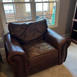 Purchased This Genuine leather Sofa And Chair, Ottoman Included (in Spare Room) Has Been Used A Handful Of Times. From havertys Furniture 