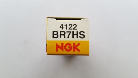 NGK SPARK PLUGS BR7HS 4122 NEW
