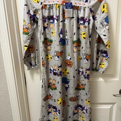 New with tags Peanuts Girls Halloween Nightgown Ruffle Charlie Brown Snoopy Great Pumpkin PJ Size 10  Cash only