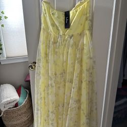 Lulu’s (M) Perfect Whimsy Yellow Floral Mesh Strapless Midi Dress